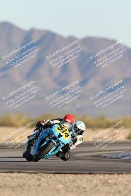 media/Dec-07-2025-CVMA (Sun) [[3e7d2de5dc]]/Race 17-Amateur Formula Middleweight/